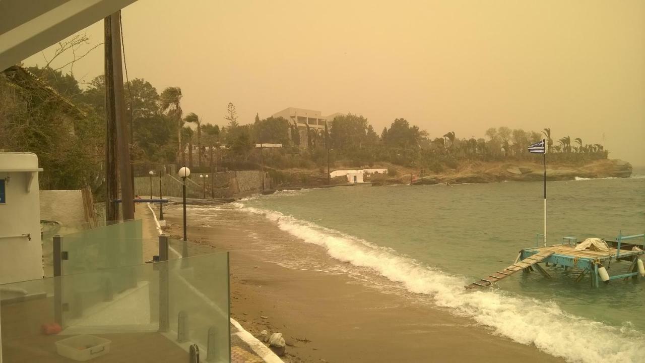 Komissa΄S Beach House 阿齐亚·佩拉加 外观 照片